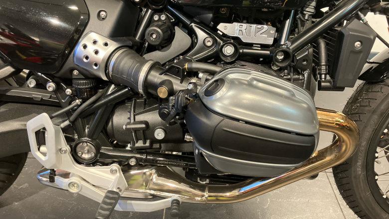BMW R12 (24MY)